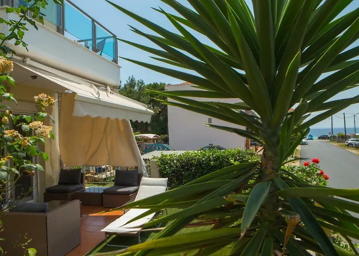 Luxurious Seaside Vacation