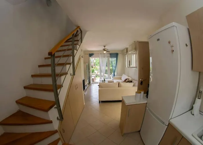 Feriehus Luxurious Seaside Vacation *