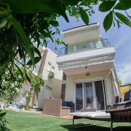 Luxurious Seaside Vacation